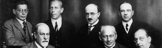 El llamado “Comité”, un círculo interno de la Sociedad Psicoanalítica de Viena. A la izquierda: Ferenczi (arriba) y Freud (abajo).